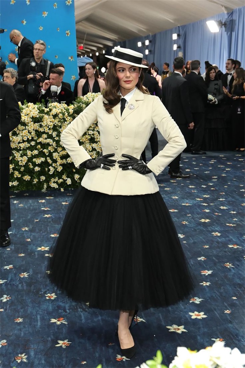 White Women Office Suits Skirt - огляд і ціна Women Formal Wear Designers
