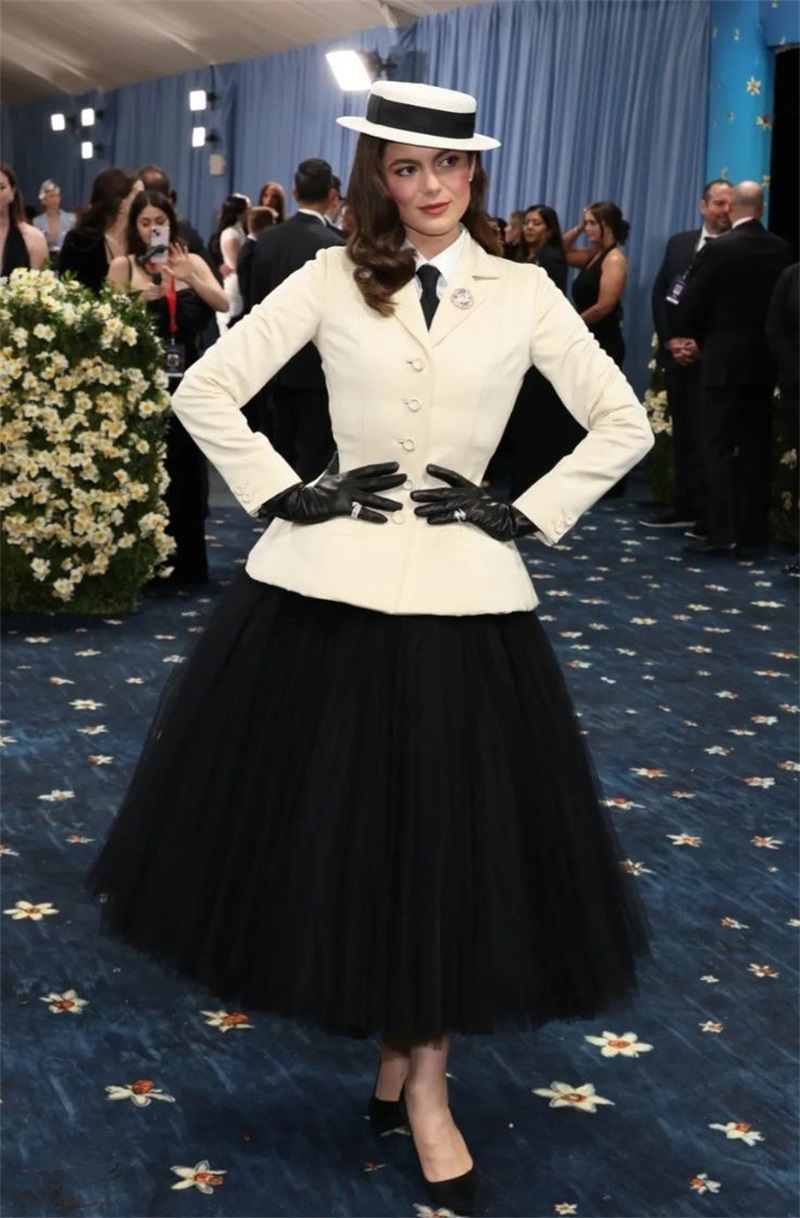 White Women Office Suits Skirt - огляд і ціна Women Formal Wear Designers